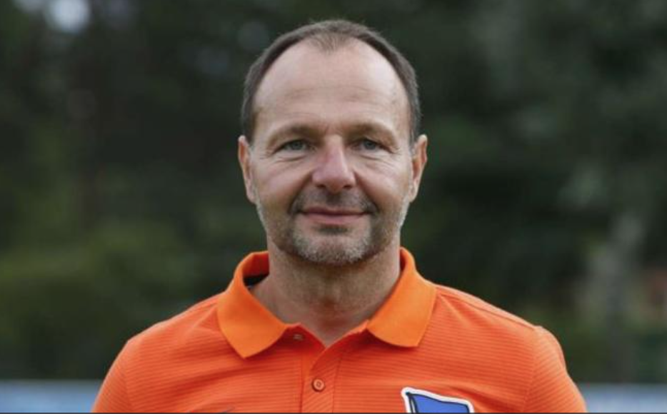 DAL MONDO - Licenziato allenatore dell’Hertha Berlino: si era espresso contro i matrimoni tra omosessuali. 1